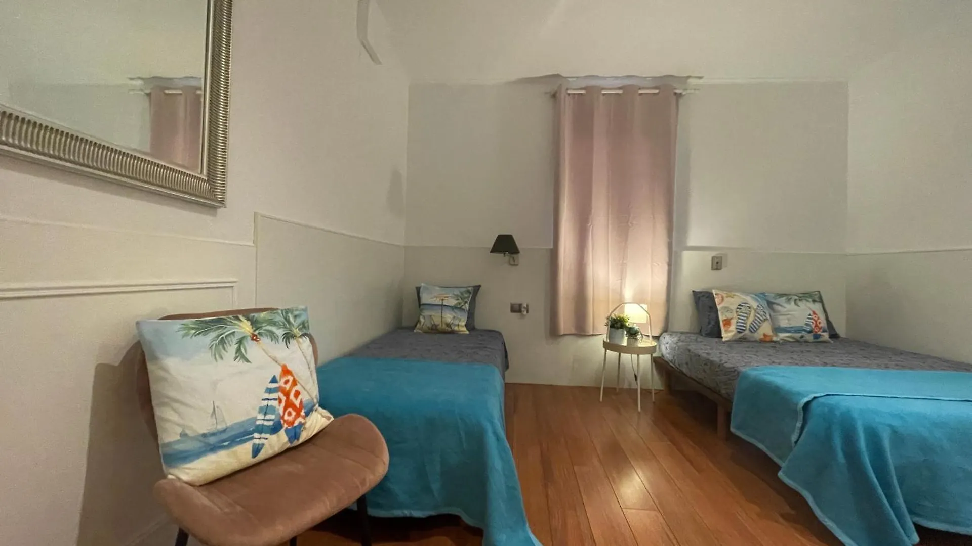 Moll De La Fusta Rooms Barcelona 0*,